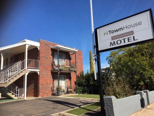 Town House Motor Inn ฮอร์แชม ภายนอก รูปภาพ