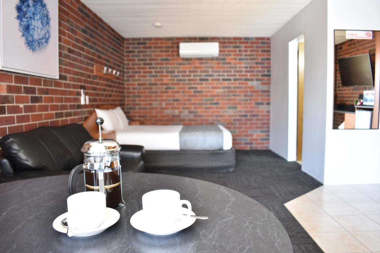 Town House Motor Inn ฮอร์แชม ภายนอก รูปภาพ