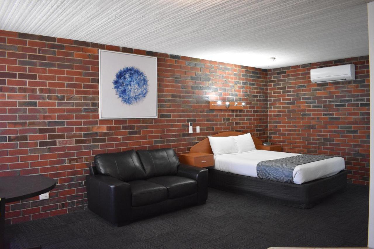 Town House Motor Inn ฮอร์แชม ภายนอก รูปภาพ