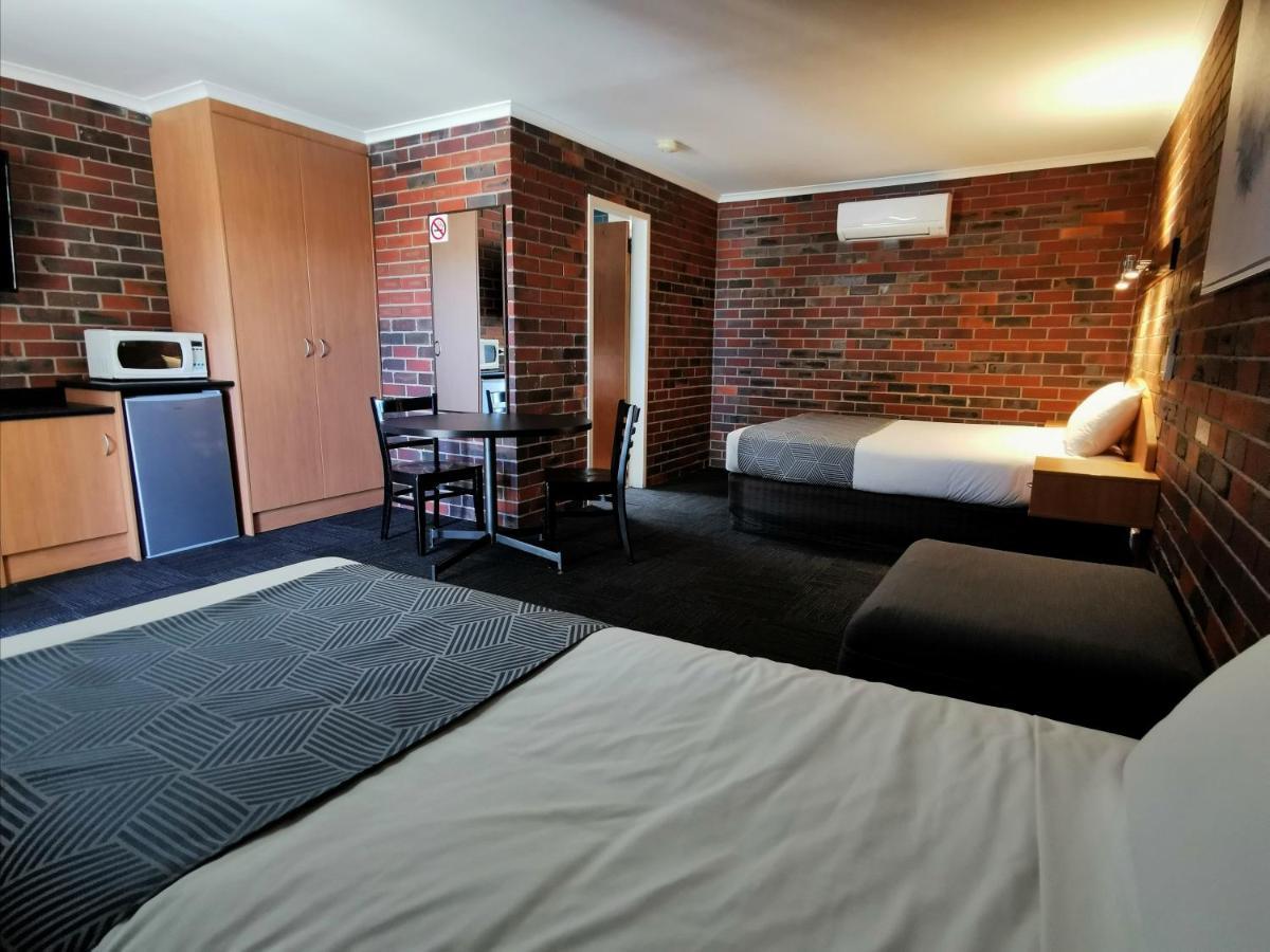 Town House Motor Inn ฮอร์แชม ภายนอก รูปภาพ