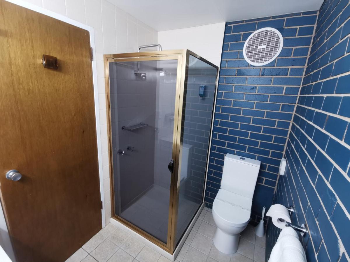 Town House Motor Inn ฮอร์แชม ภายนอก รูปภาพ