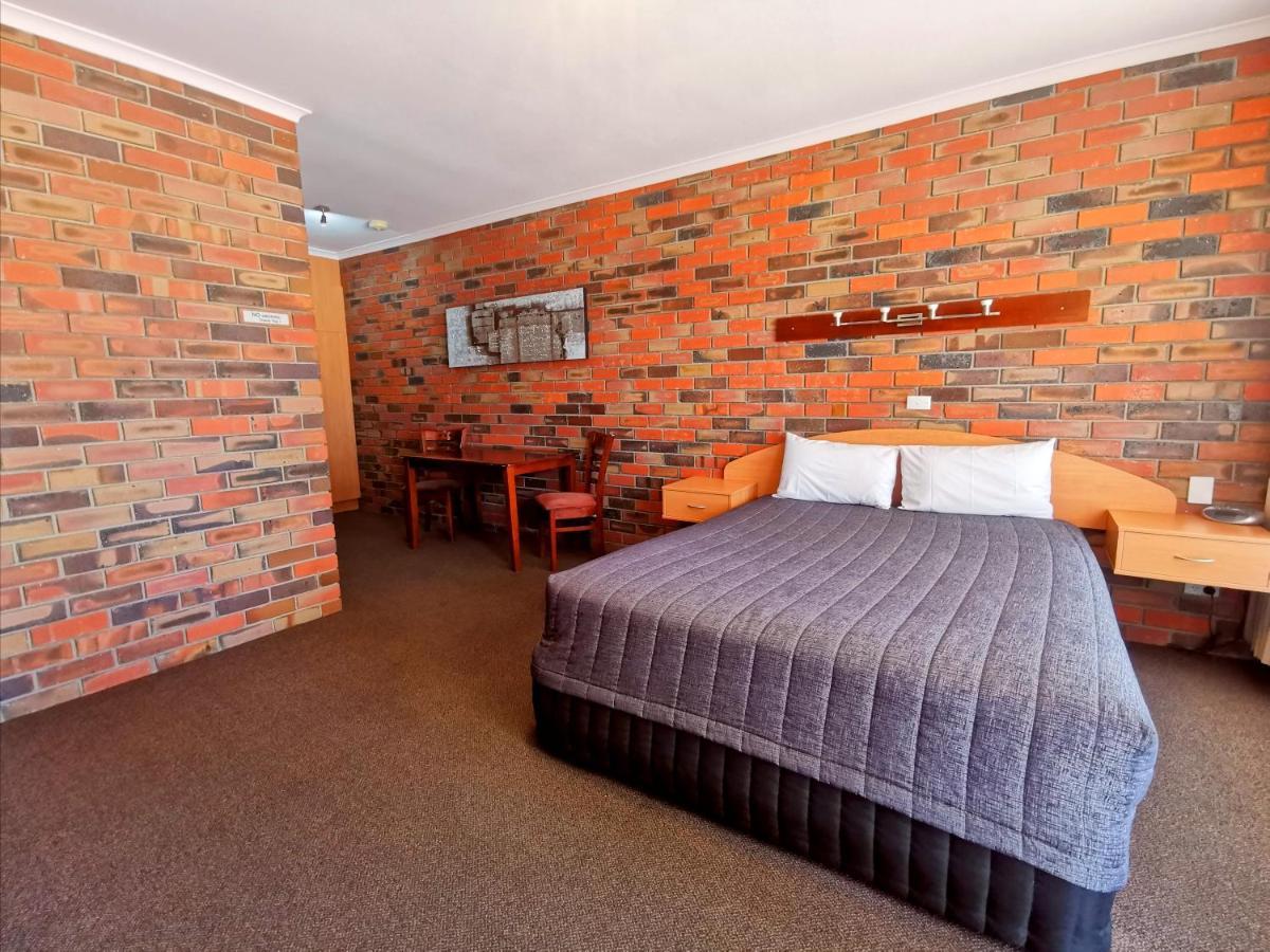 Town House Motor Inn ฮอร์แชม ภายนอก รูปภาพ