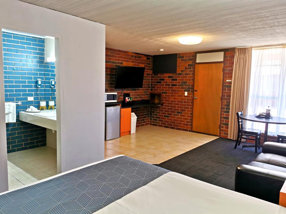Town House Motor Inn ฮอร์แชม ภายนอก รูปภาพ
